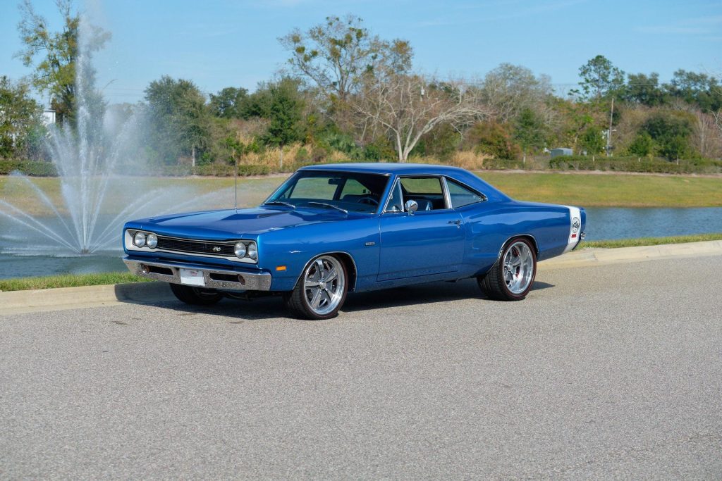 1969 Dodge Super Bee Custom 426 CI Hemi V-8 Engine