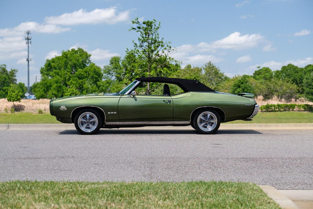1969 Pontiac GTO 400ci V8 (6.6L)