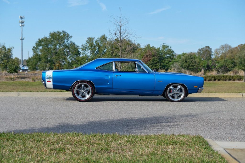 1969 Dodge Super Bee Custom 426 CI Hemi V-8 Engine